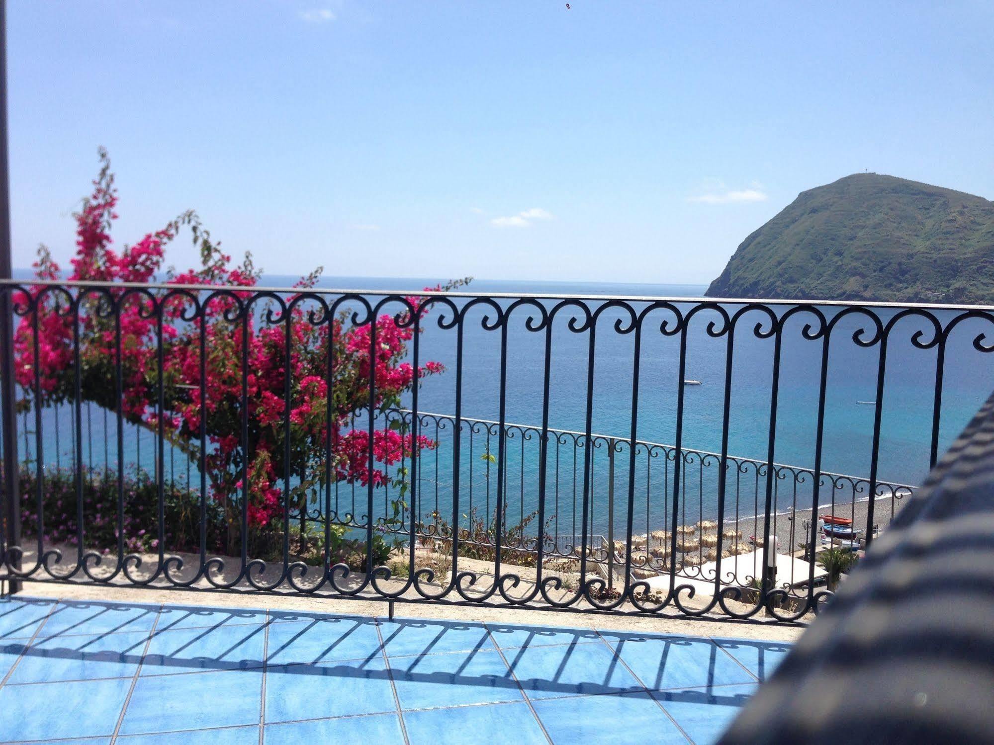 Oltremare Residence Hotel Lipari  Exterior photo